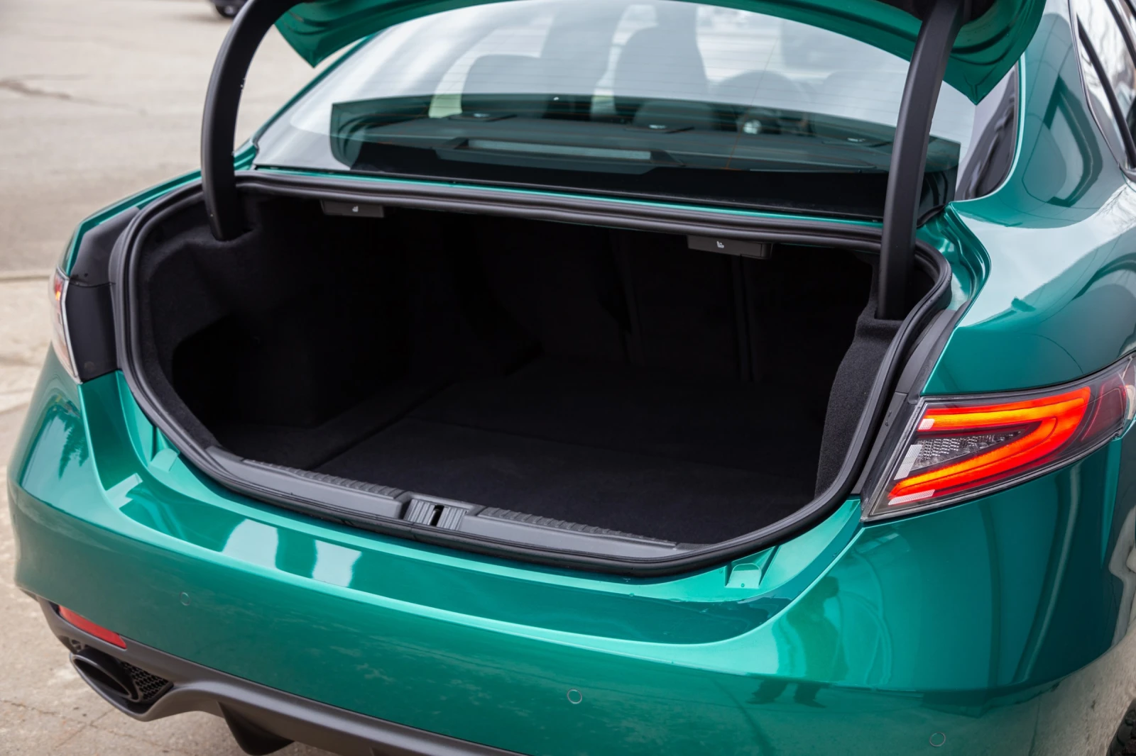 Alfa Romeo Giulia Intensa AWD АвтоКредит (ЦЕНА ДО БГ), снимка 6 - Автомобили и джипове - 53989742