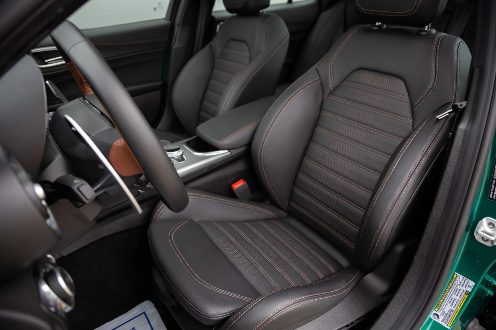 Alfa Romeo Giulia Intensa AWD АвтоКредит (ЦЕНА ДО БГ), снимка 7 - Автомобили и джипове - 53989742