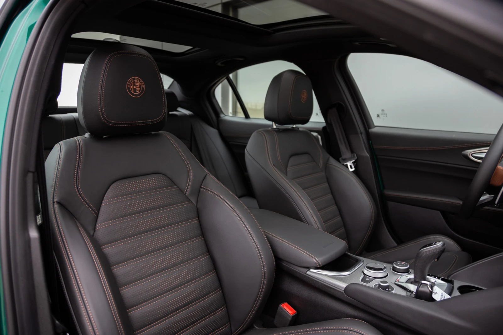 Alfa Romeo Giulia Intensa AWD АвтоКредит (ЦЕНА ДО БГ), снимка 11 - Автомобили и джипове - 53989742