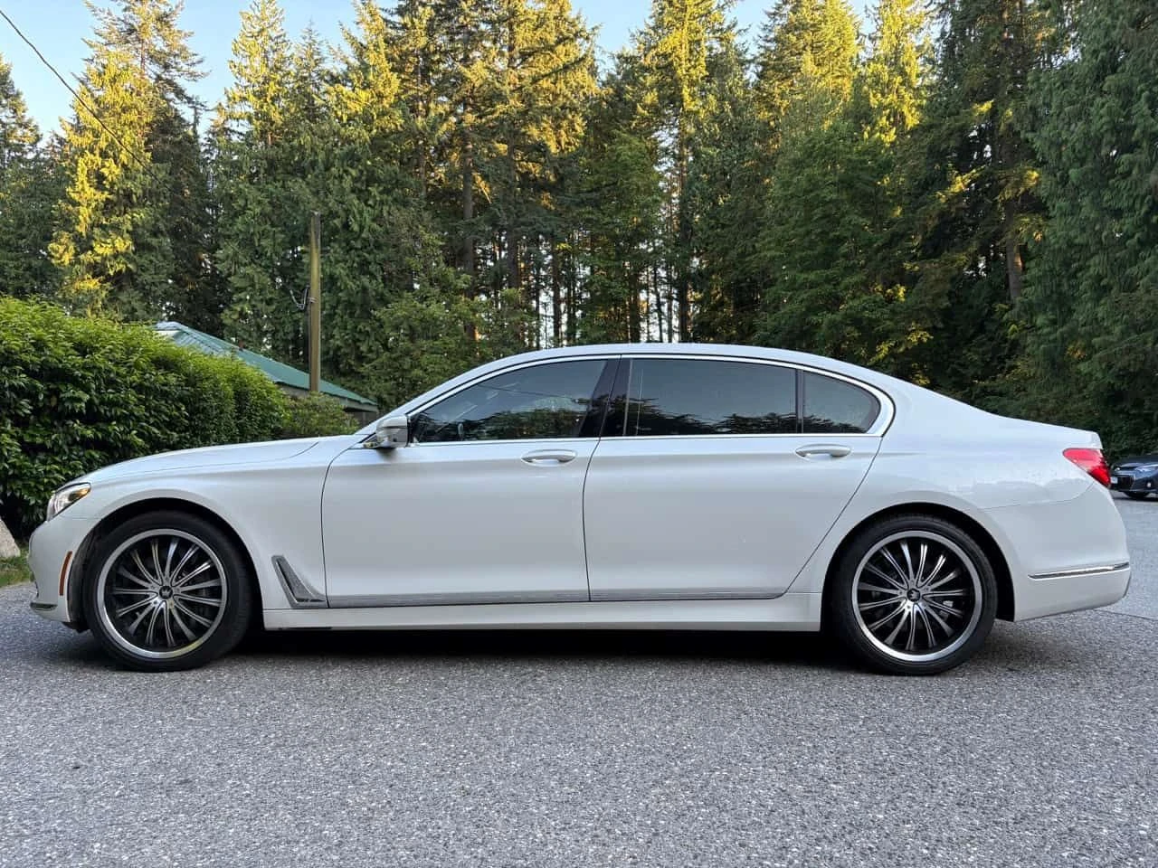 BMW 750 LONG * BOWERS&WILKINS* МАСАЖИ* ДИСТРОНИК* ОБДУХВАН, снимка 3 - Автомобили и джипове - 54429614