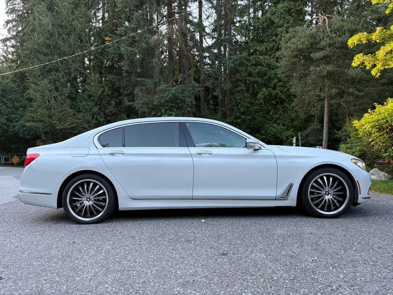 BMW 750 LONG * BOWERS&WILKINS* МАСАЖИ* ДИСТРОНИК* ОБДУХВАН, снимка 4 - Автомобили и джипове - 54429614