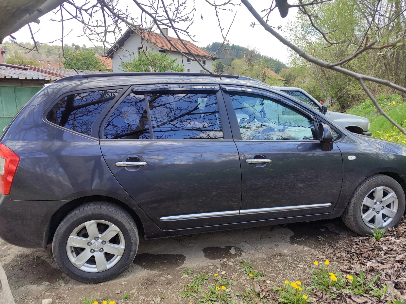 Kia Carens 2.0crdi, снимка 4 - Автомобили и джипове - 54601085