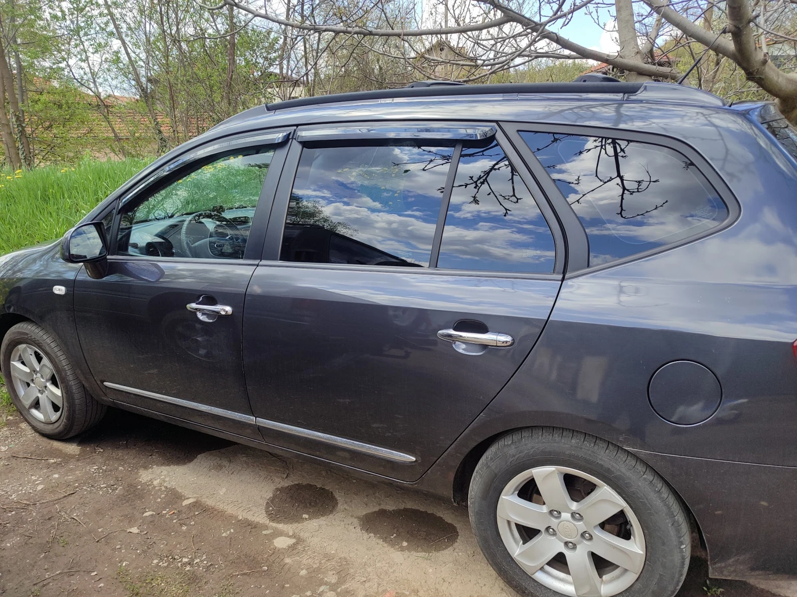 Kia Carens 2.0crdi, снимка 3 - Автомобили и джипове - 54601085