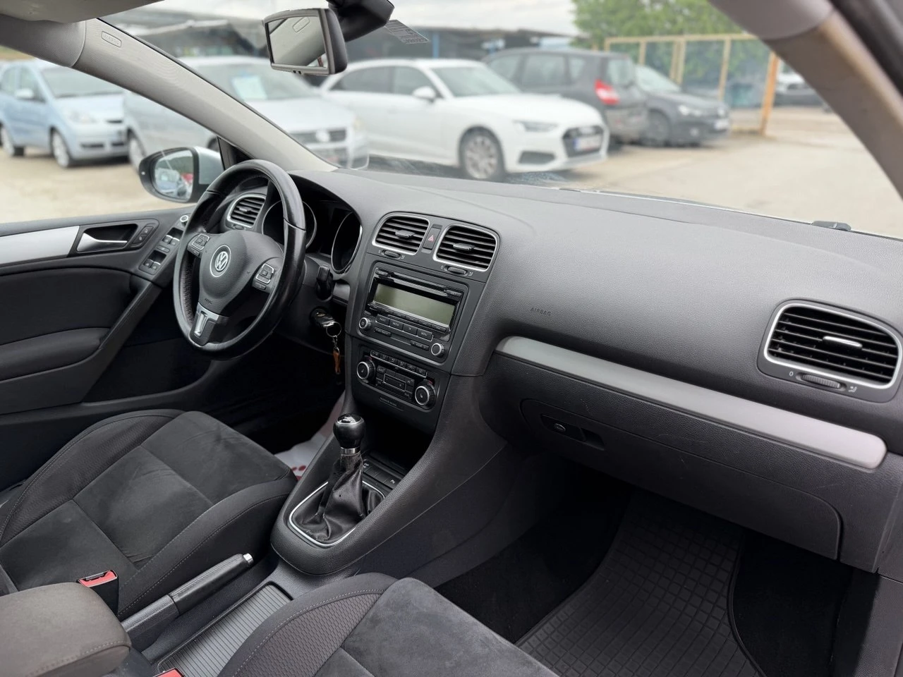 VW Golf 2.0TDI, снимка 16 - Автомобили и джипове - 54652565