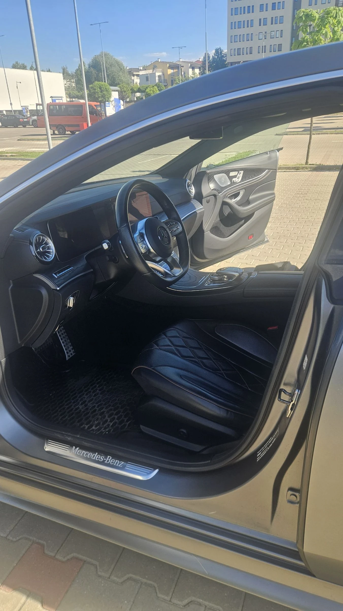 Mercedes-Benz CLS 400 D Edition 1, снимка 11 - Автомобили и джипове - 54722885