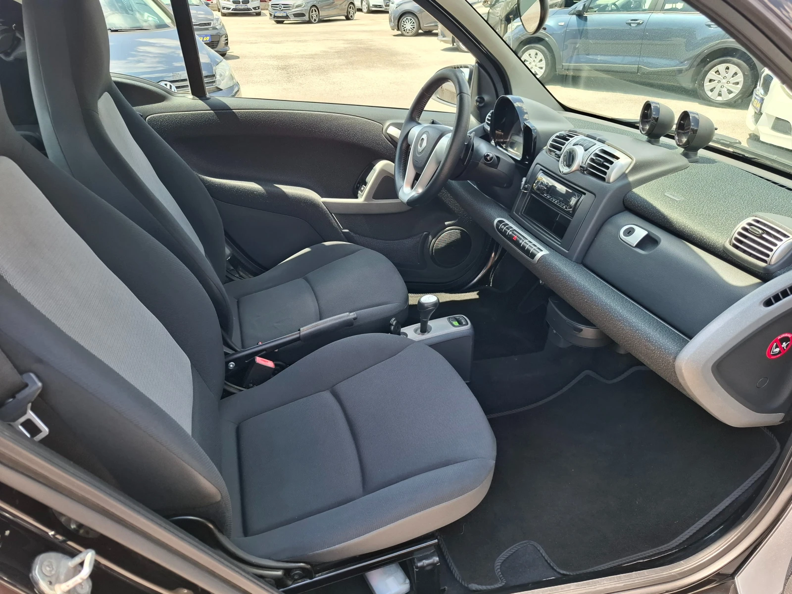 Smart Fortwo 1.0i COUPE, снимка 8 - Автомобили и джипове - 54833977