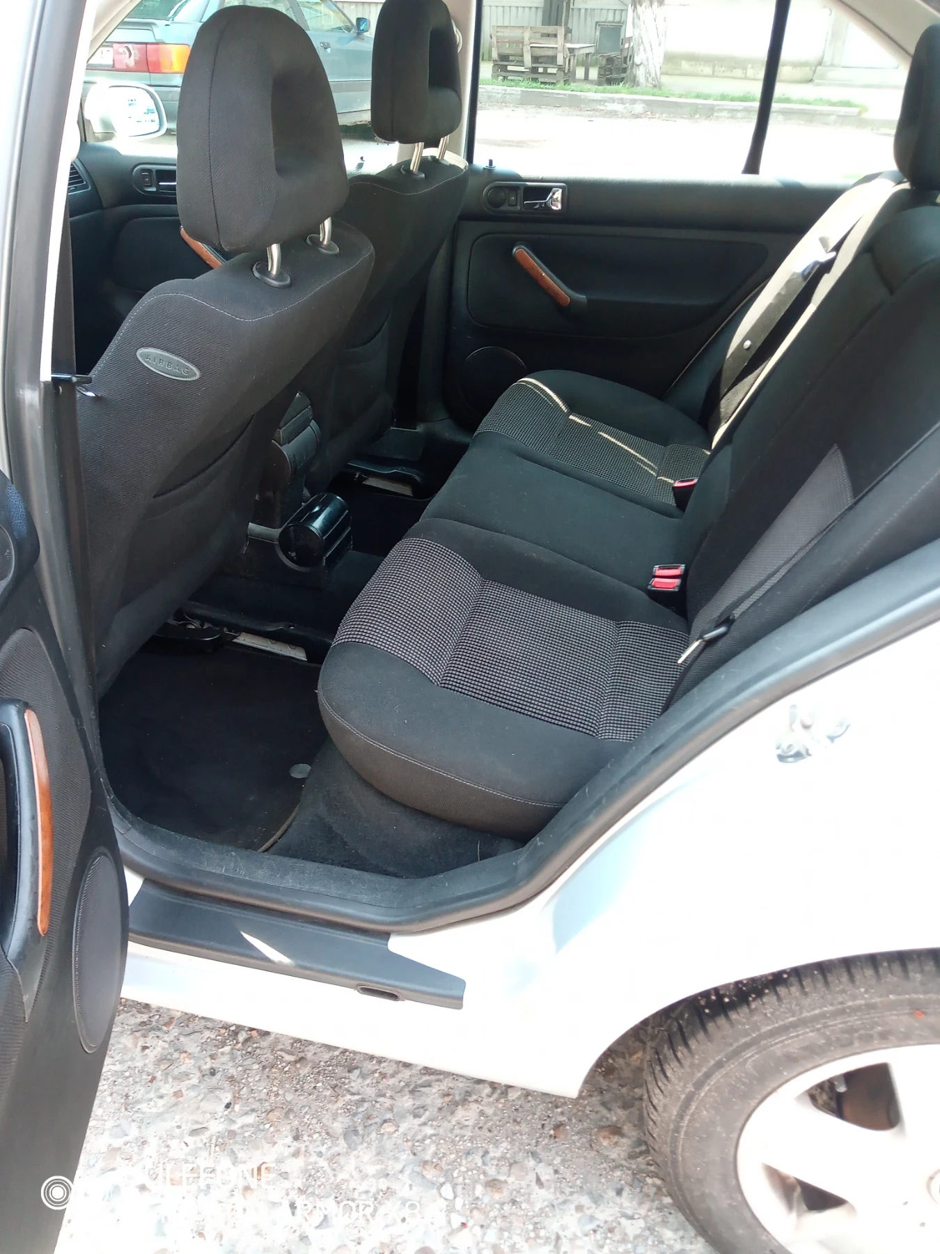 VW Bora 1, 6; 101к.с. Бензин и газ, снимка 6 - Автомобили и джипове - 54891323