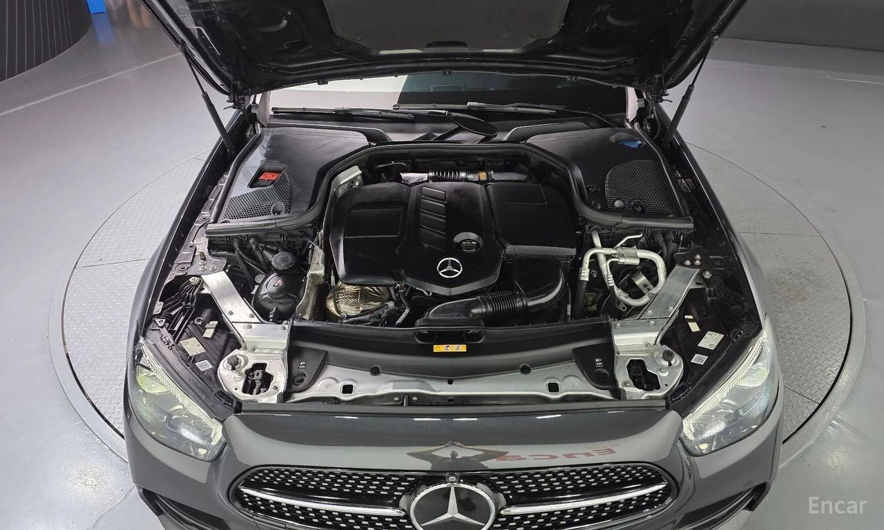Mercedes-Benz E 220 4MATIC* AMG* BURMESTER* DISTRONIC* 360* КРАЙНА ЦЕН, снимка 6 - Автомобили и джипове - 55445771