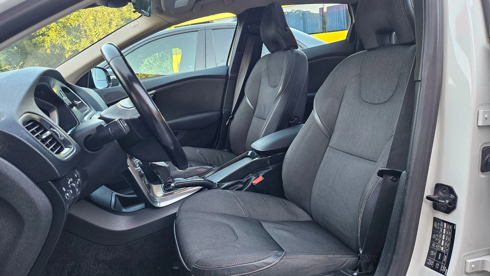 Volvo V40 Cross Country D3 AVTOMAT/TOP SUSTOQNIE, снимка 11 - Автомобили и джипове - 55503350