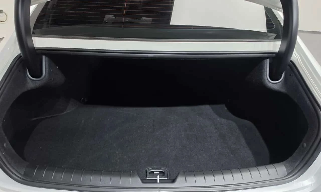 Hyundai Grandeur * Premium * 1.6 Hybrid * Keyless * Камера * , снимка 16 - Автомобили и джипове - 56228389
