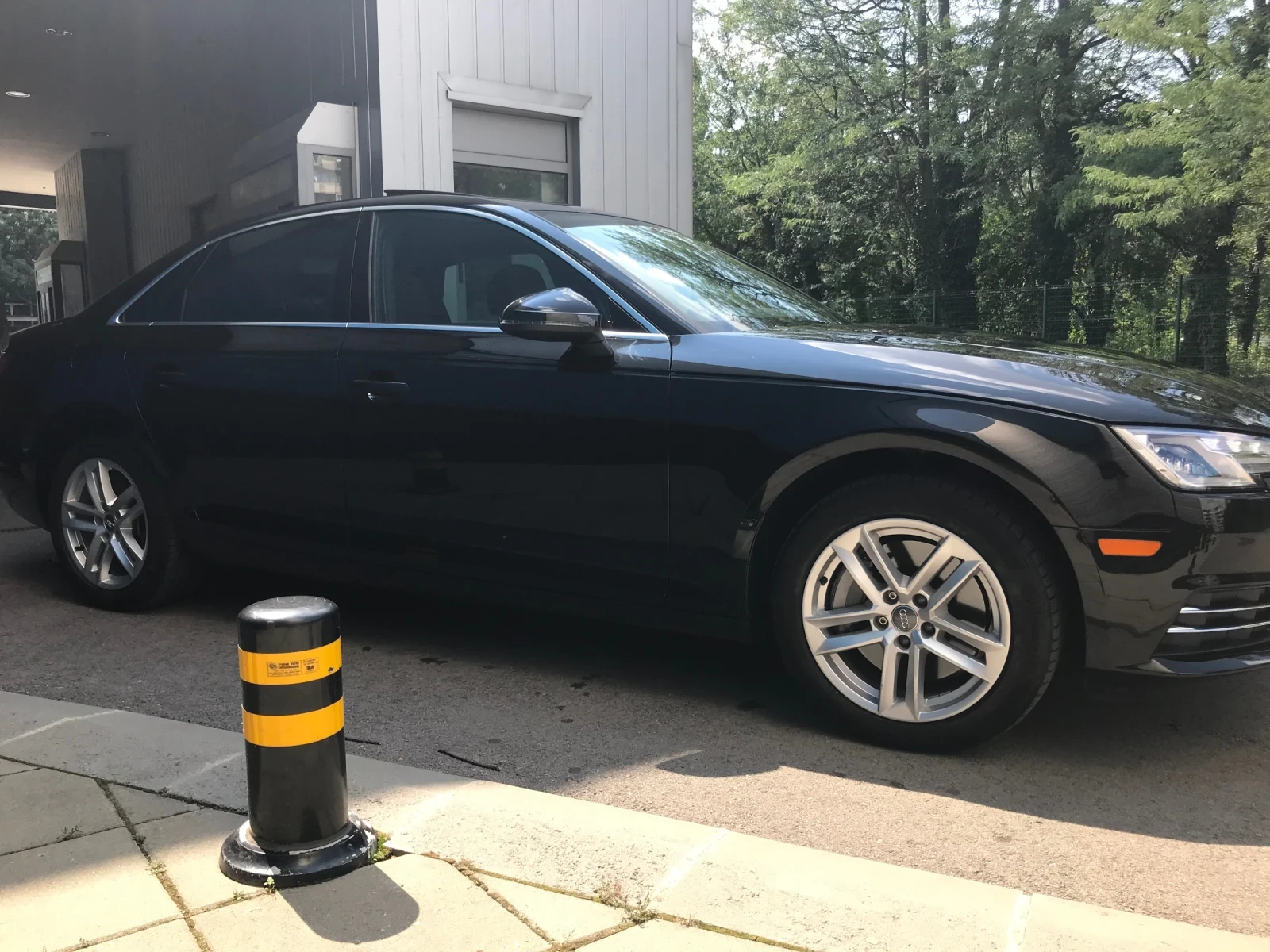 Audi A4 2.0TFSI, снимка 3 - Автомобили и джипове - 56325724