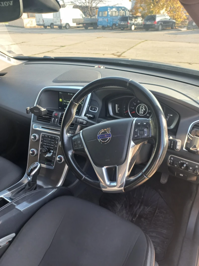 Volvo XC60, снимка 6 - Автомобили и джипове - 52511383