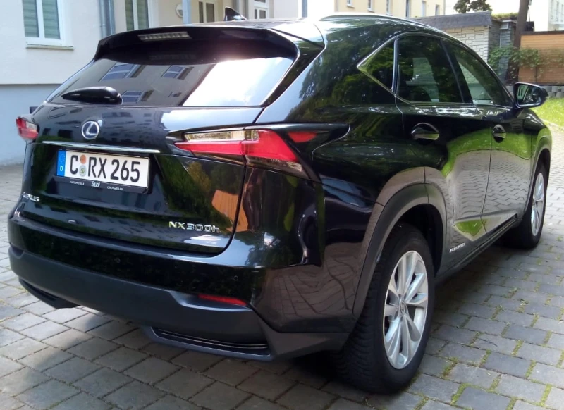Lexus NX 300h 2.5 Hybrid, снимка 4 - Автомобили и джипове - 53411808