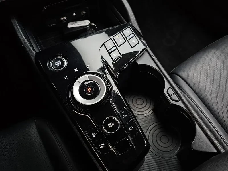 Kia Sportage LPG 2.0 2WD, снимка 9 - Автомобили и джипове - 56730256