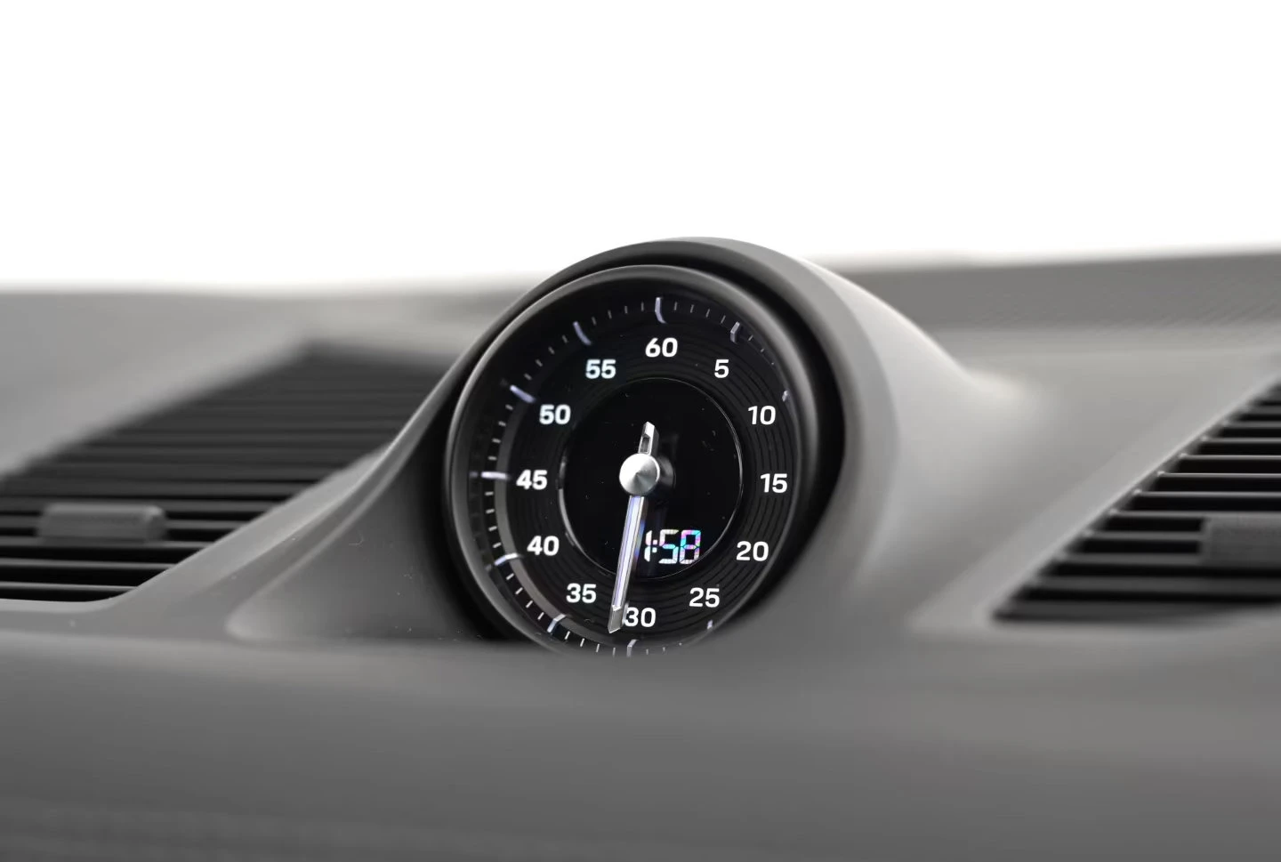 Porsche Cayenne GTS/500HP/BOSE/MULTISCREEN/360/PANO/993v, снимка 12 - Автомобили и джипове - 53602589