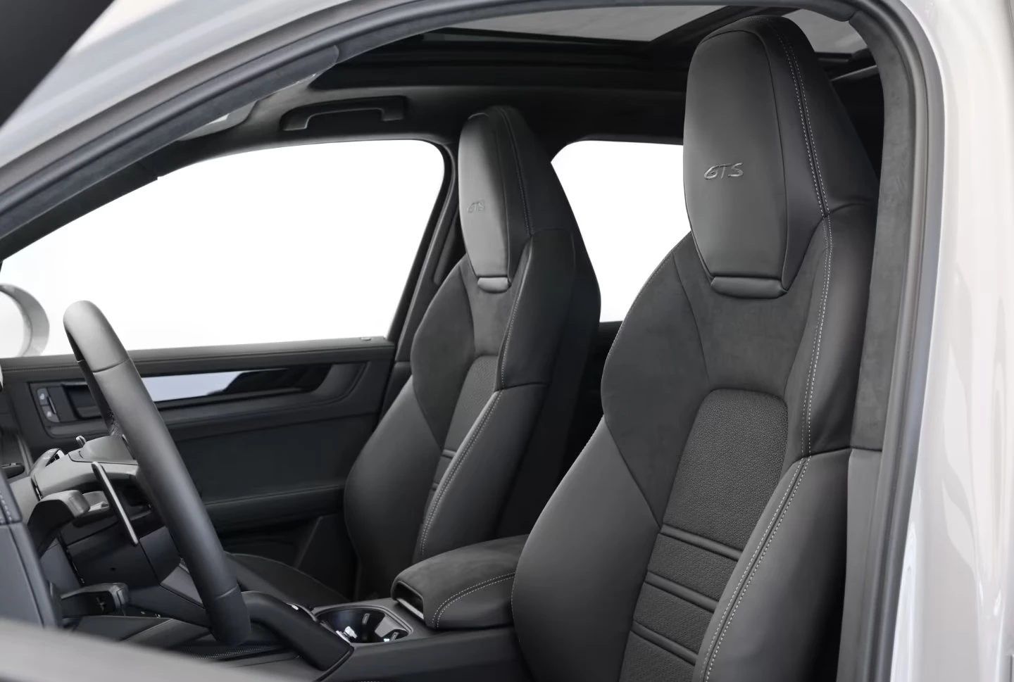 Porsche Cayenne GTS/500HP/BOSE/MULTISCREEN/360/PANO/993v, снимка 14 - Автомобили и джипове - 53602589