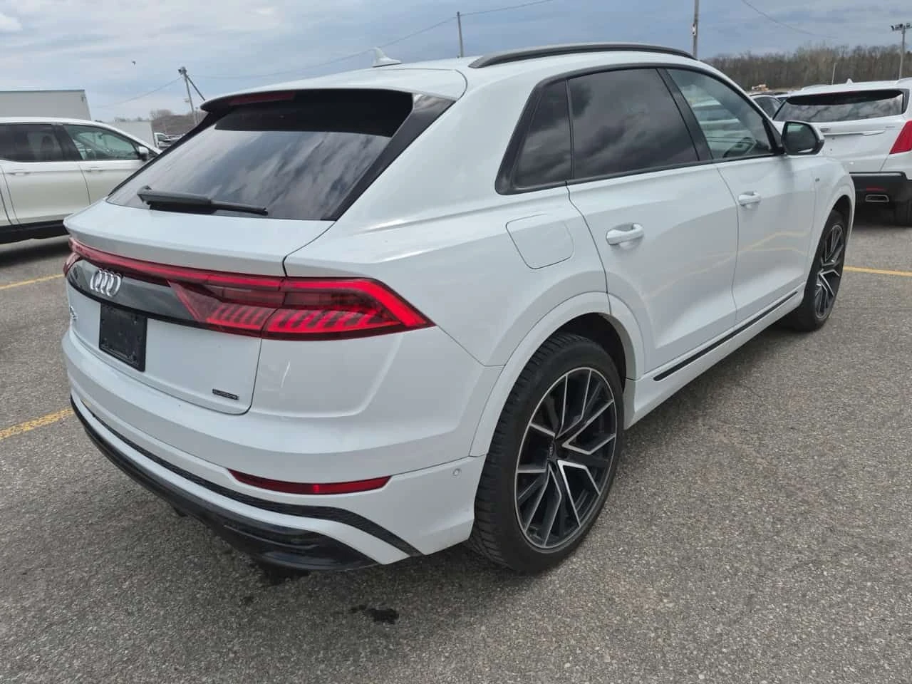 Audi Q8 PROGRESSIV| MATRIX| 360| PANO| ОБДУХ| ПОДГР| CARFX, снимка 3 - Автомобили и джипове - 54435745
