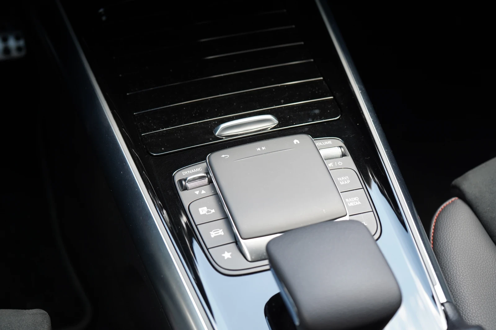 Mercedes-Benz EQA 250* AMG* KEYLESS* DISTR* CAMERA*  | Mobile.bg � ����������� 12