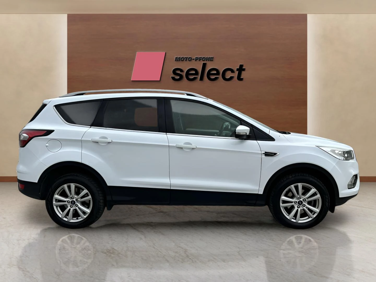 Ford Kuga 1.5 EcoBoost, снимка 4 - Автомобили и джипове - 55040270