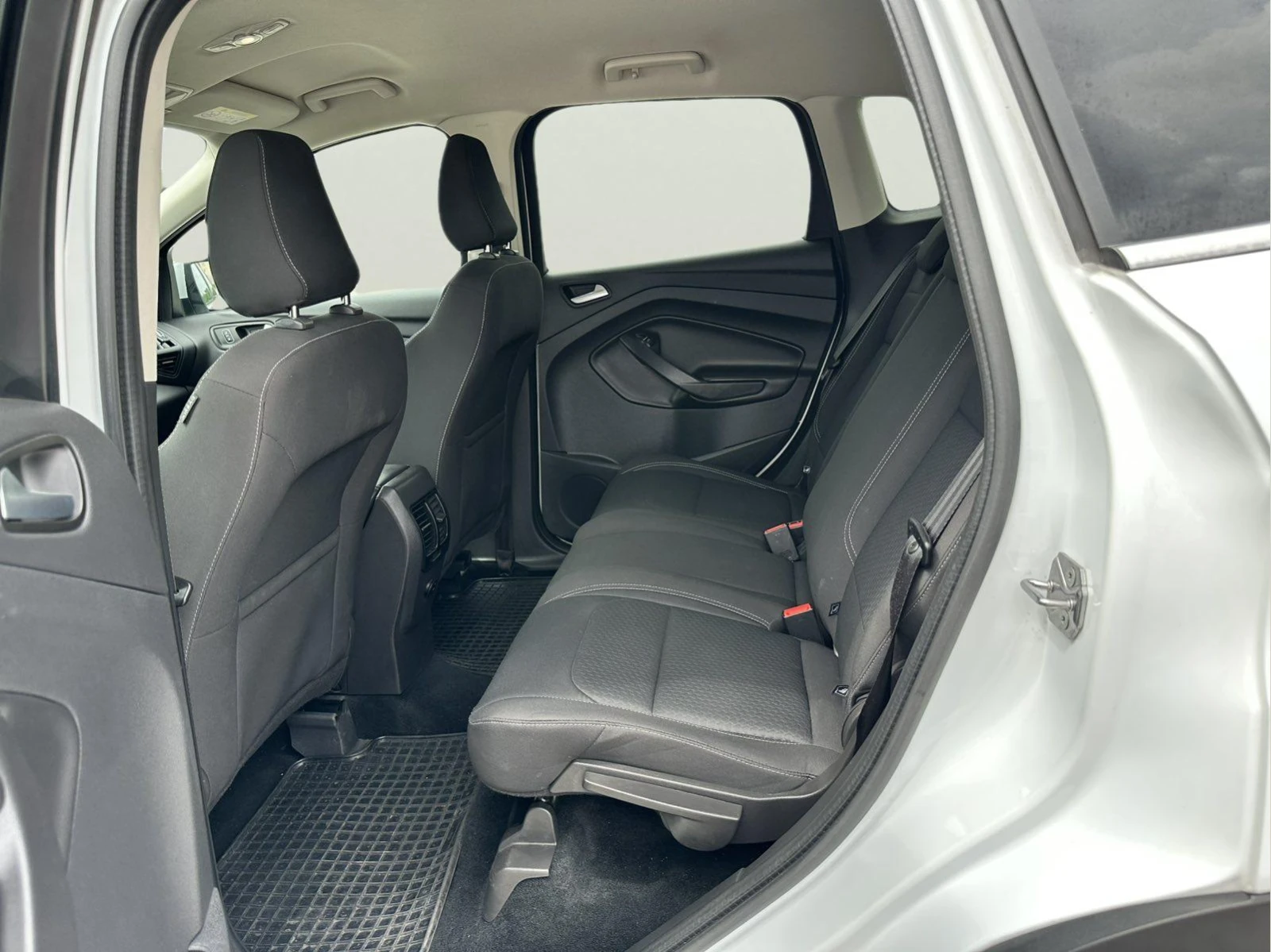 Ford Kuga 1.5 EcoBoost, снимка 7 - Автомобили и джипове - 55040270