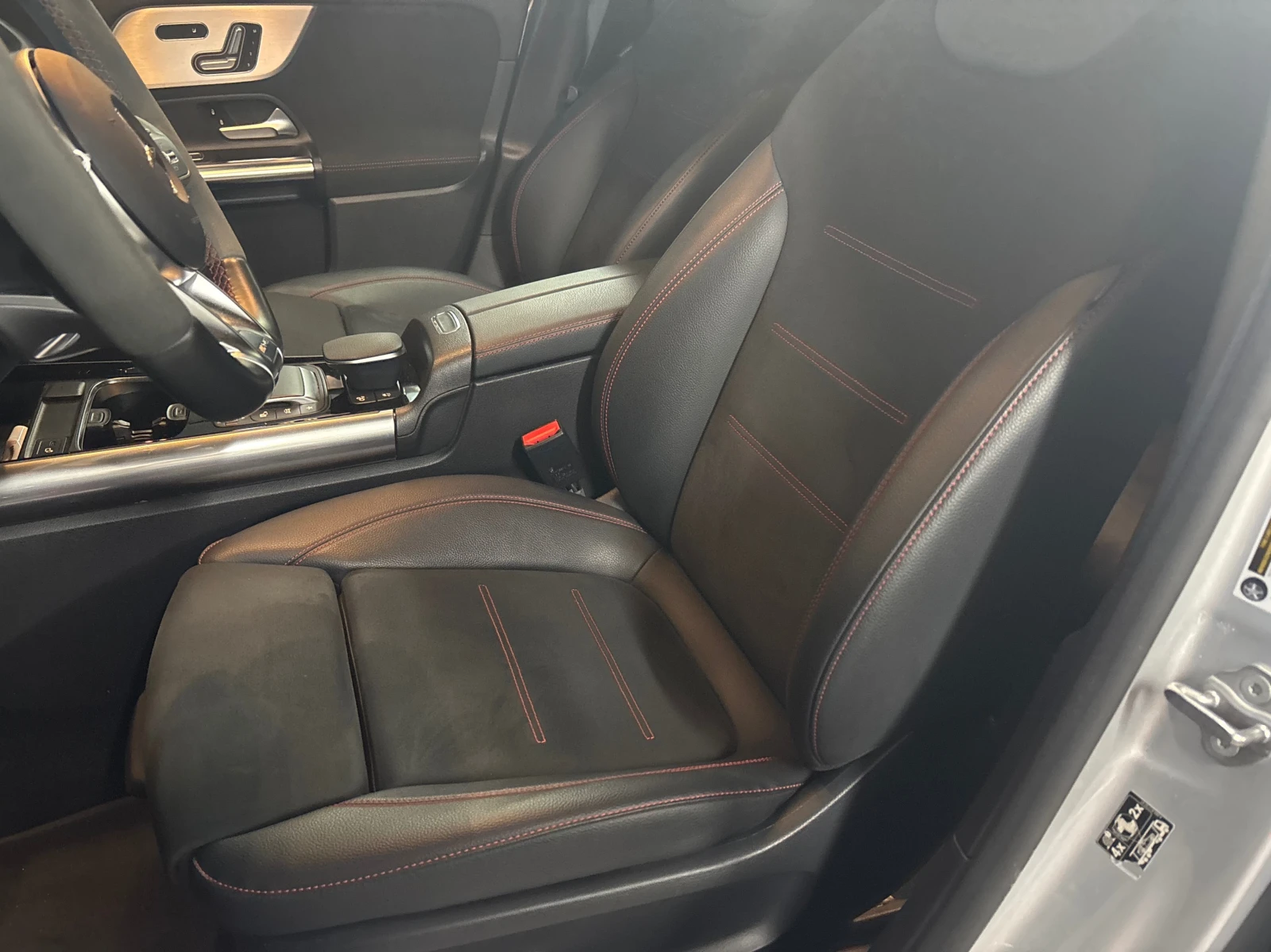 Mercedes-Benz GLA * 35 AMG* АВТОКРЕДИТ БЕЗ ПЪРВОНАЧАЛНА ВНОСКА* , снимка 5 - Автомобили и джипове - 55831439