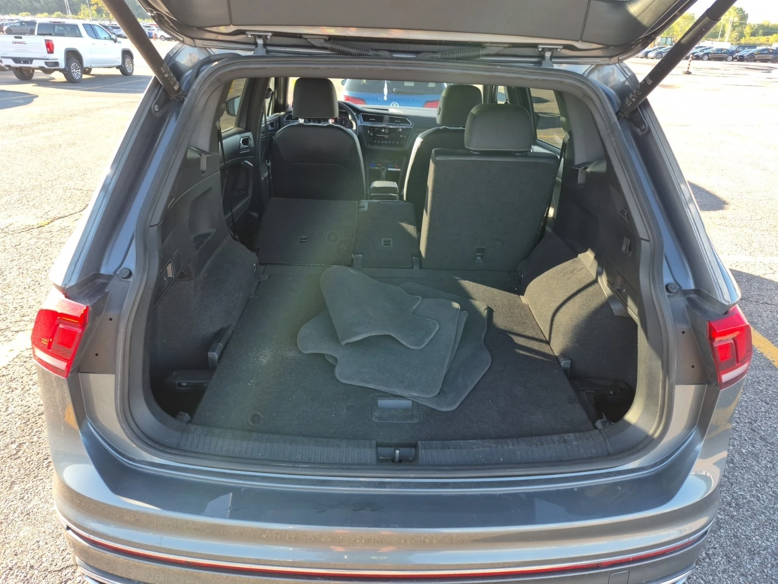 VW Tiguan Highline R Line / 360 / Fender / Обдухване /carfax, снимка 4 - Автомобили и джипове - 56029471