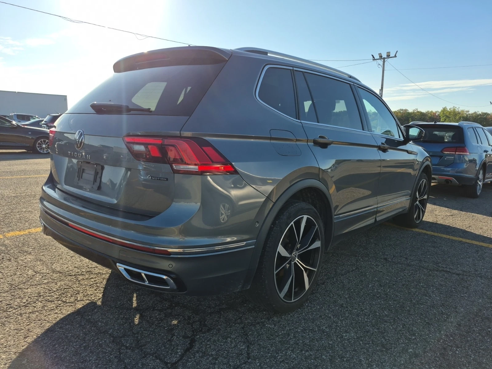 VW Tiguan Highline R Line / 360 / Fender / Обдухване /carfax, снимка 3 - Автомобили и джипове - 56029471