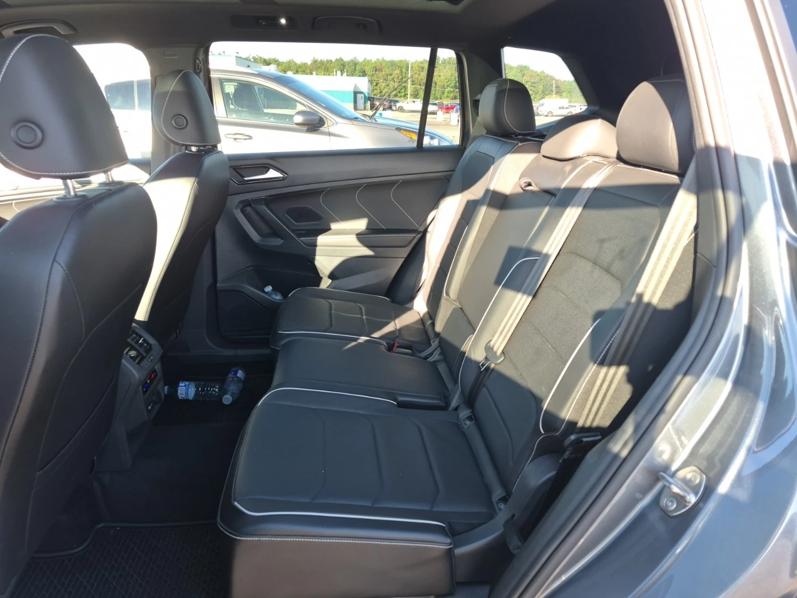 VW Tiguan Highline R Line / 360 / Fender / Обдухване /carfax, снимка 14 - Автомобили и джипове - 56029471