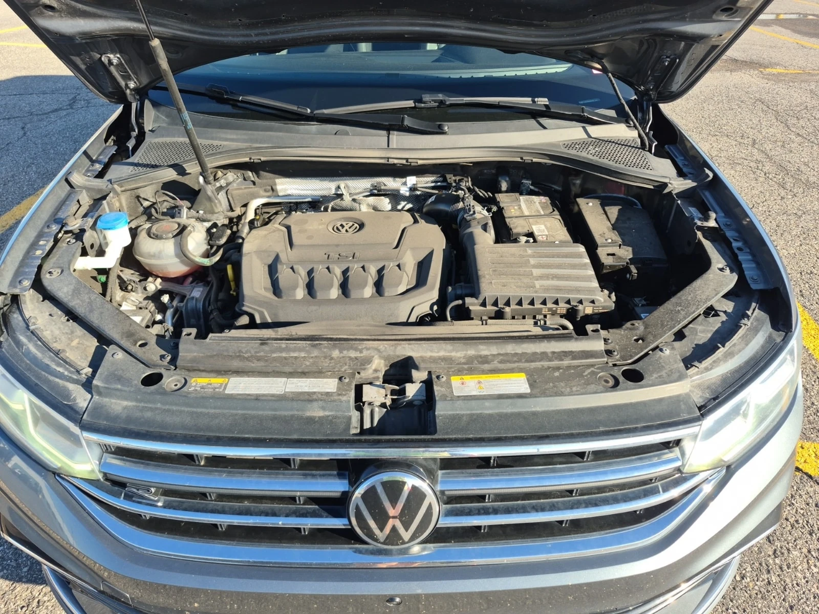 VW Tiguan Highline R Line / 360 / Fender / Обдухване /carfax, снимка 16 - Автомобили и джипове - 56029471
