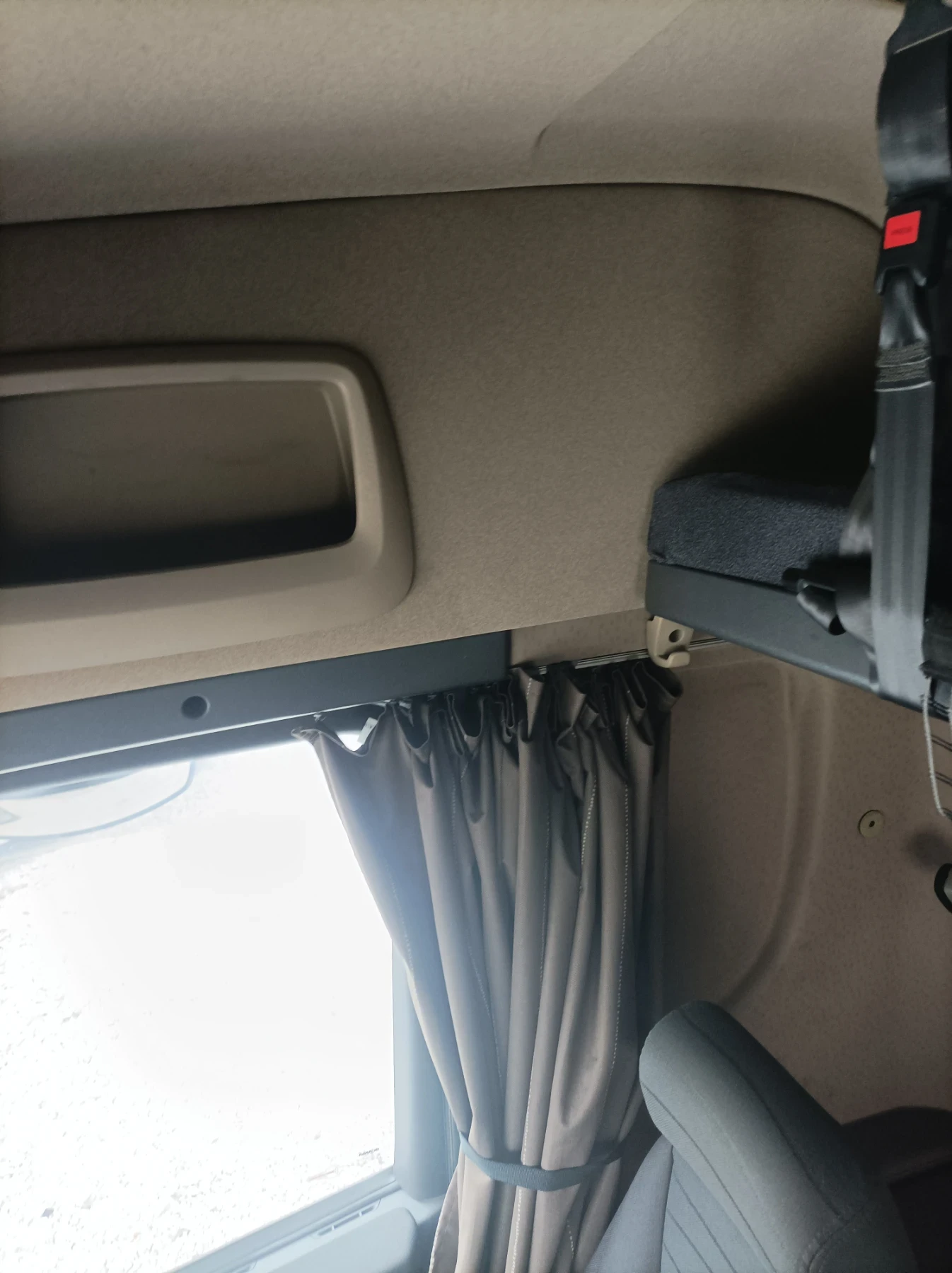 Scania R 420 Топ състояние, ретардер, Сгъваем борд, снимка 15 - Камиони - 54590459