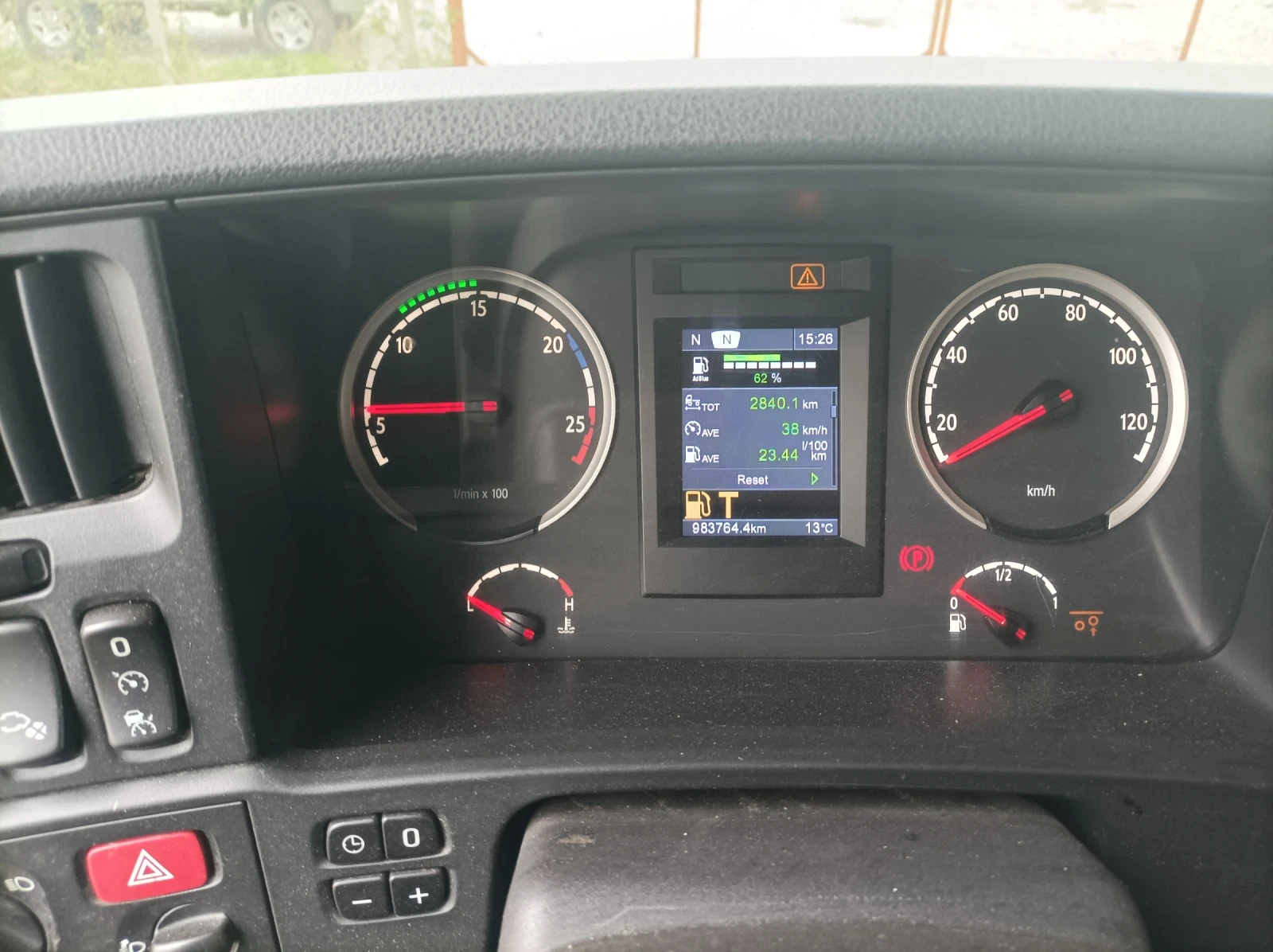 Scania R 420 Топ състояние, ретардер, Сгъваем борд, снимка 9 - Камиони - 54590459