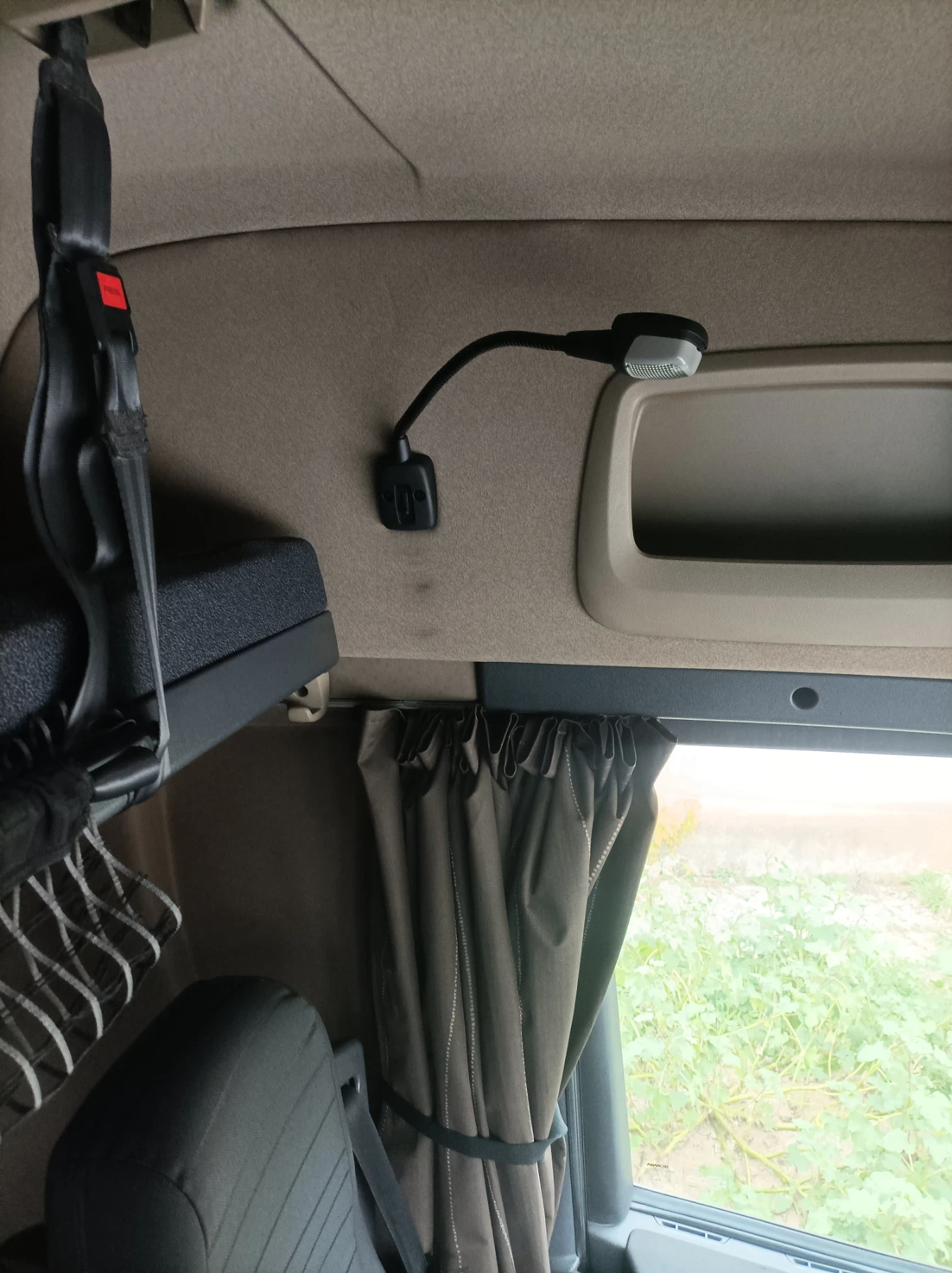 Scania R 420 Топ състояние, ретардер, Сгъваем борд, снимка 12 - Камиони - 54590459