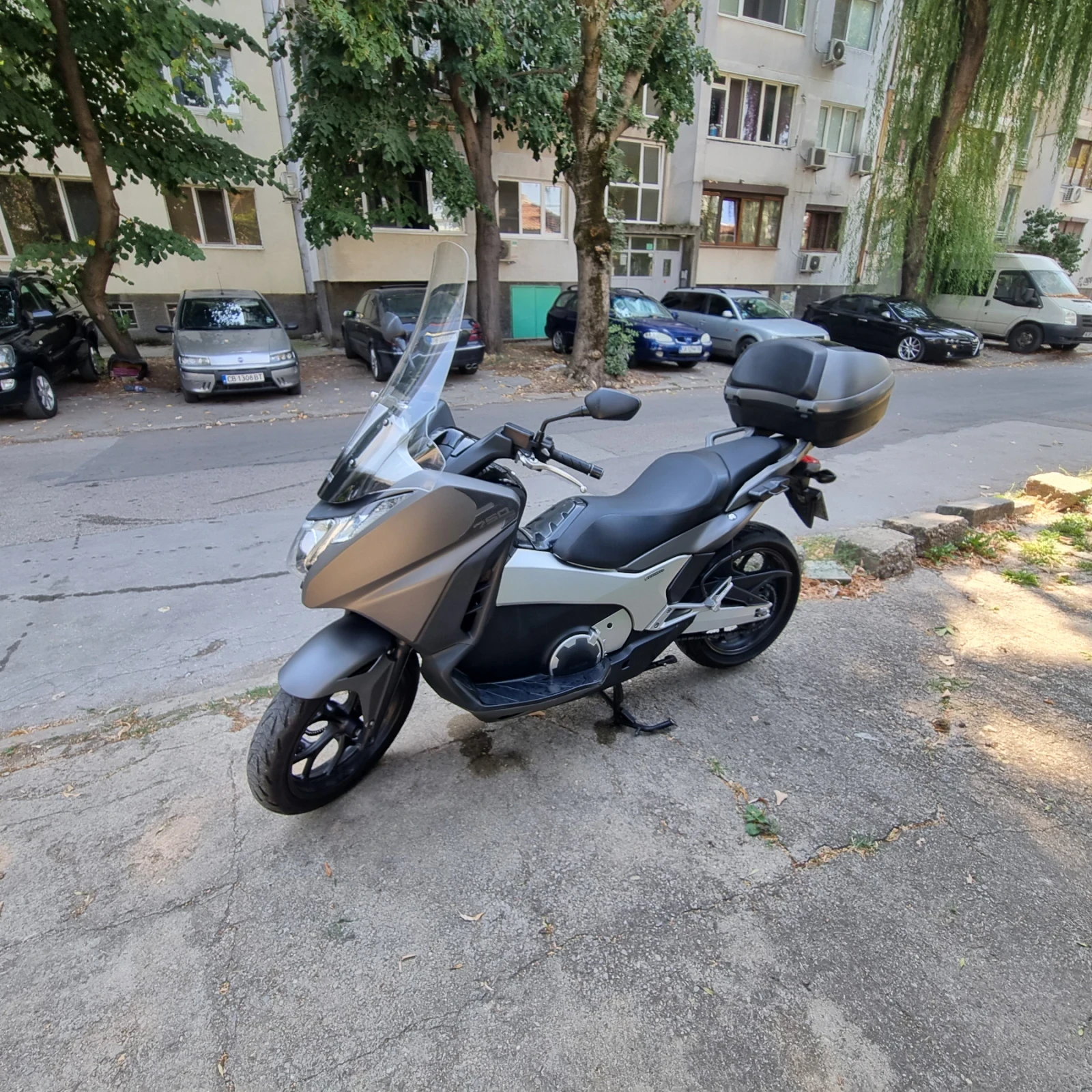 Honda Integra 750, снимка 2 - Мотоциклети и мототехника - 56729950