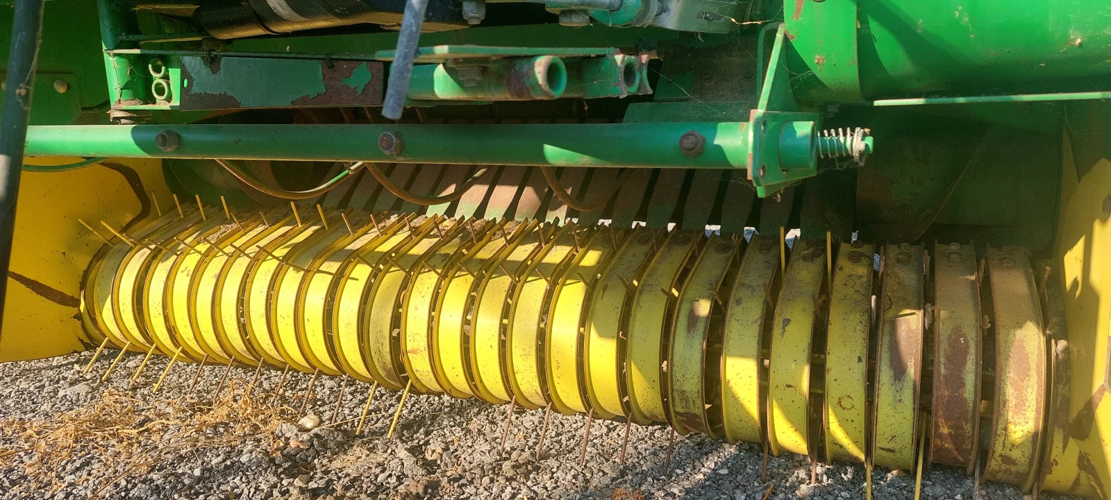 Балировачка John Deere 592 - изображение 6