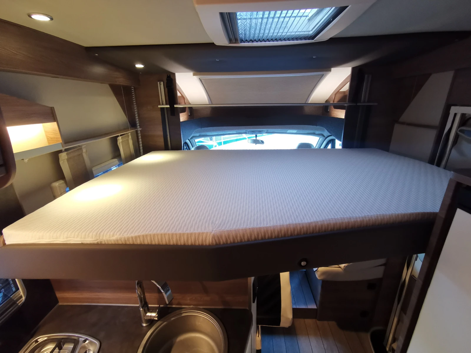 Кемпер Knaus Live Wave 650 MX - изображение 9
