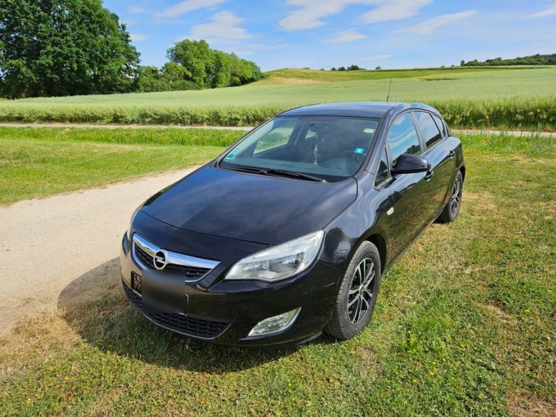 Opel Astra 1.4Т, снимка 2 - Автомобили и джипове - 46355649