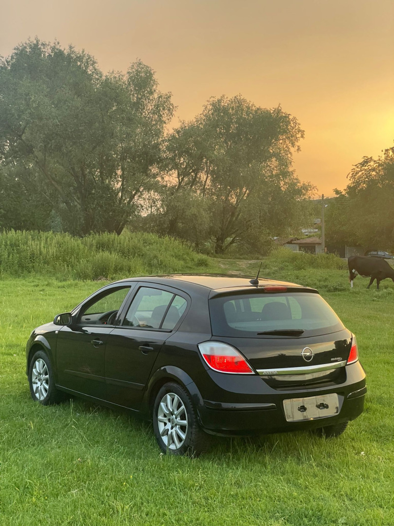 Opel Astra КАТО НОВА, снимка 3 - Автомобили и джипове - 46066088