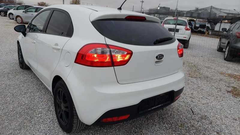 Kia Rio 1.3i ПЕРФЕКТЕН, снимка 6 - Автомобили и джипове - 47943826