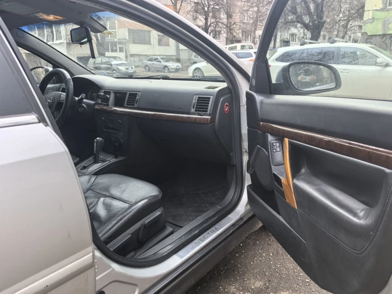 Opel Vectra 3.0 CDTI * Estate * Automatic, снимка 5 - Автомобили и джипове - 48509910