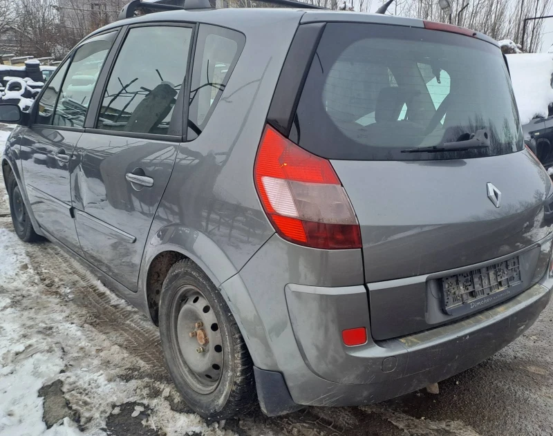 Renault Scenic 1.6i, снимка 3 - Автомобили и джипове - 48713233