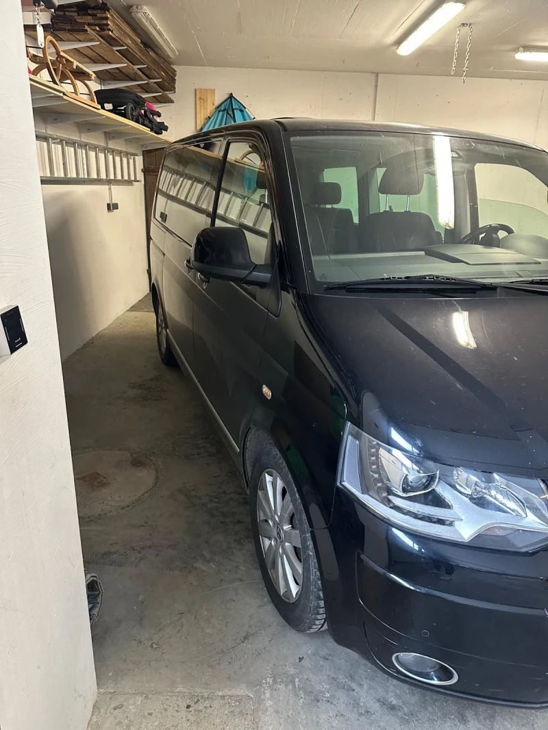 VW Multivan 7места , снимка 3 - Автомобили и джипове - 49184612