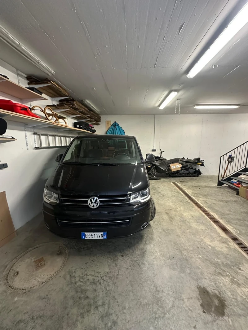 VW Multivan 7места , снимка 6 - Автомобили и джипове - 49184612