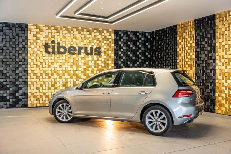 VW Golf 1.6 TDI, снимка 6 - Автомобили и джипове - 51566329