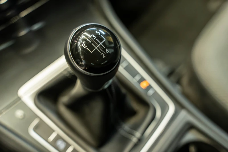 VW Golf 1.6 TDI, снимка 13 - Автомобили и джипове - 51566329