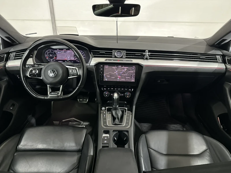 VW Arteon 2.0TDI R-Line * DSTR* DIGITAL* DYNAUDIO* HEAD-UP* , снимка 8 - Автомобили и джипове - 52069271