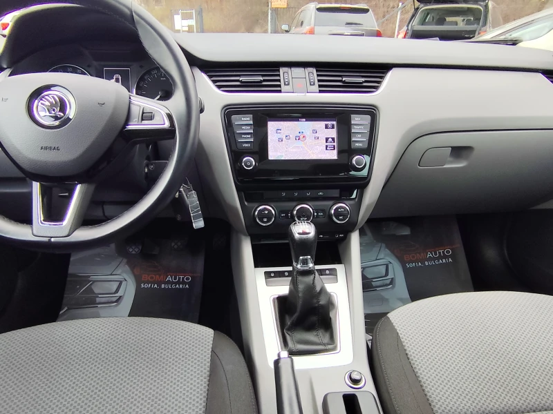 Skoda Octavia 2.0TDi* 4X4* FACE* EXECUTIVE* ПАНОРАМА* , снимка 9 - Автомобили и джипове - 52651701