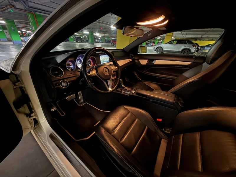 Mercedes-Benz C 220 AMG Пакет Edition 1 Панорама, снимка 7 - Автомобили и джипове - 53143738
