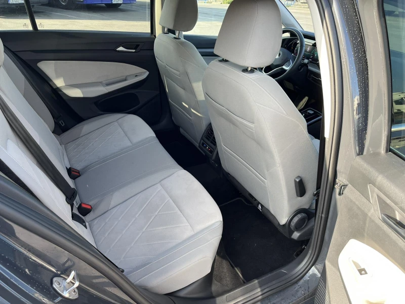 VW Golf 2.0 TDI MK8 150hp, снимка 11 - Автомобили и джипове - 53392228