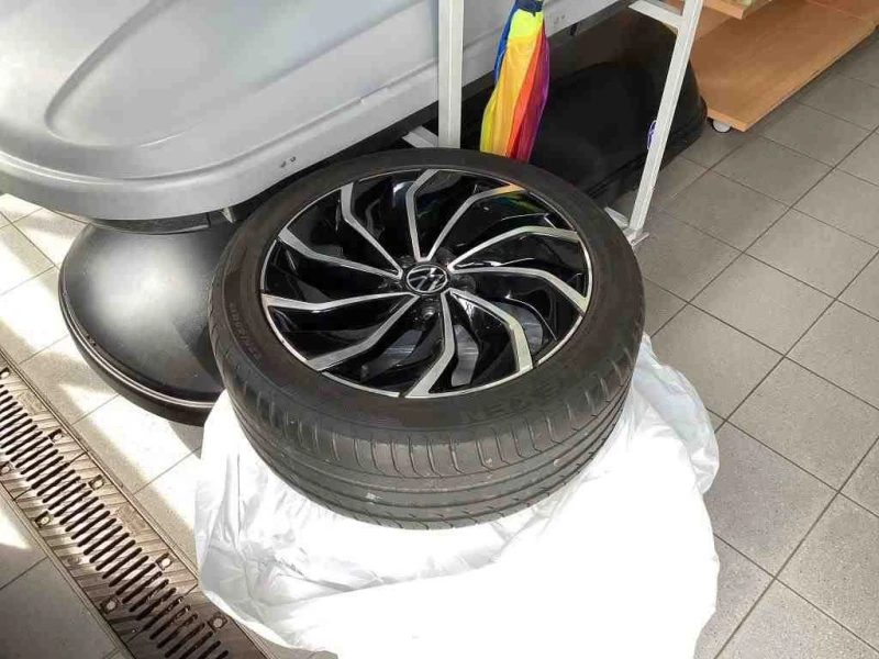 VW Golf 2.0 TDI MK8 150hp, снимка 15 - Автомобили и джипове - 53392228