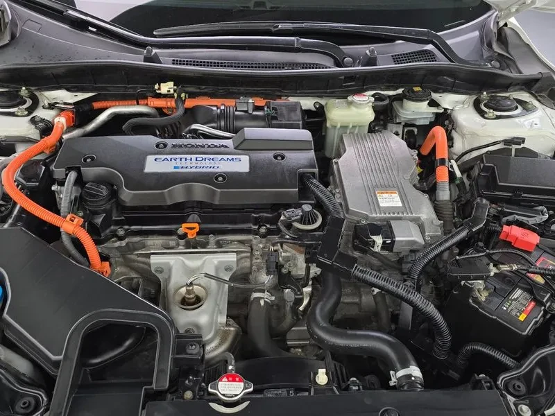Honda Accord 2.0 Hybrid - САМО 30% АВАНС!, снимка 6 - Автомобили и джипове - 55660049